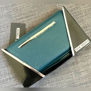 Steve Madden Wrislet Wallet